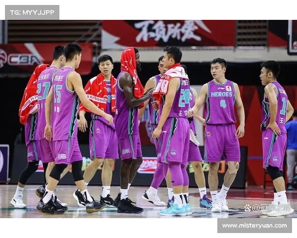 CBA篮板王助力球队制胜 揭秘其背后的努力与成就